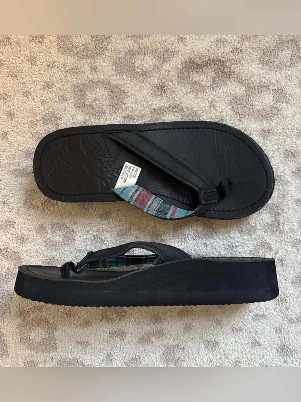 -sold- Vintage Y2K Black Platform Flip Flop Sandals